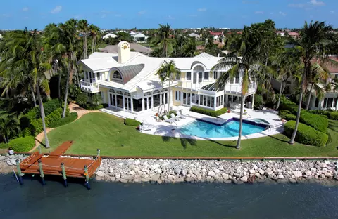 7038 SE Harbor Cir, Stuart, FL 34996 photo 1
