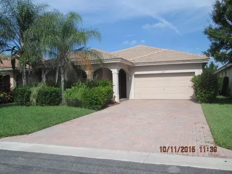 1243 SE Kirk St, Stuart, FL 34997 photo 1