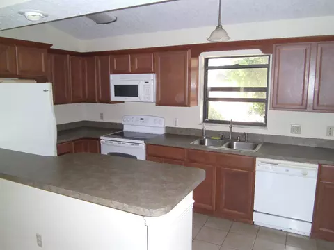 5712 SE Collins Ave, Stuart, FL 34997 photo 6
