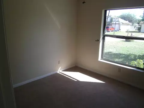 5712 SE Collins Ave, Stuart, FL 34997 photo 2