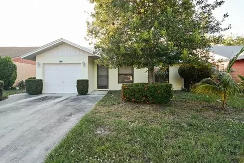 5856 SE Collins Ave, Stuart, FL 34997 photo 1