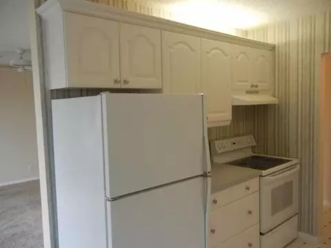 150 Pineview Rd #J8, Jupiter, FL 33469 photo 3