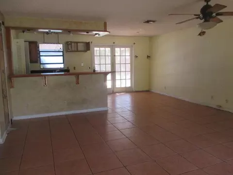 405 E Whitney Dr, Jupiter, FL 33458 photo 2