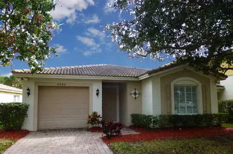 4940 SE Duval Dr, Stuart, FL 34997 photo 1