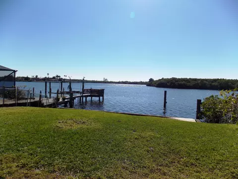 100 SW Hideaway Pl, Stuart, FL 34994 photo 2