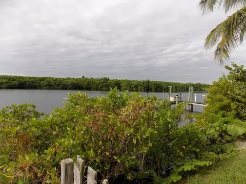 100 SW Hideaway Pl, Stuart, FL 34994 photo 3
