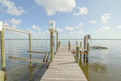 1041 SE Riverside Dr, Stuart, FL 34996 photo 22