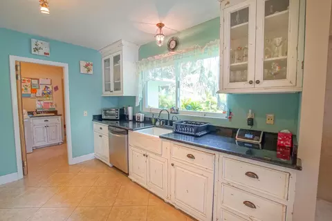 1041 SE Riverside Dr, Stuart, FL 34996 photo 11