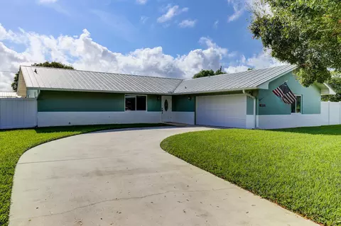 5386 SE Orange St, Stuart, FL 34997 photo 2