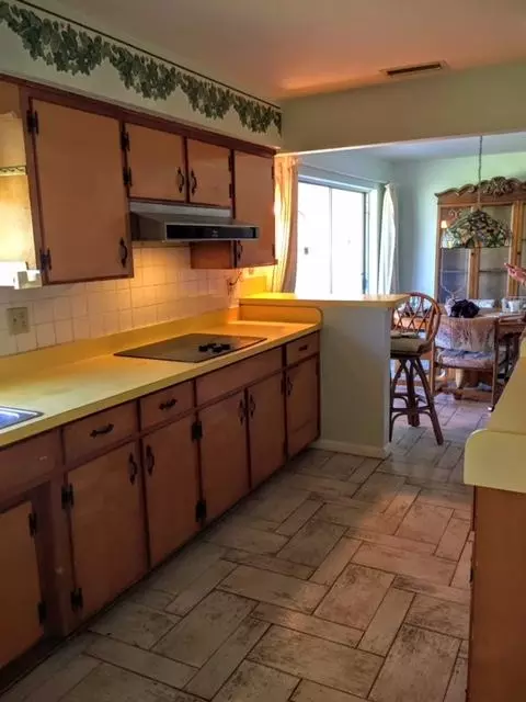 422 Pittsburgh Dr, Jupiter, FL 33458 photo 2