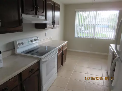 1871 SE Jackson St, Stuart, FL 34997 photo 4