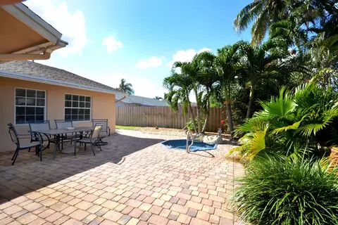 9439 Saddlebrook Dr, Boca Raton, FL 33496 photo 4
