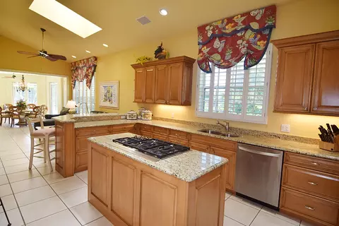 6957 SE Lakeview Ter, Stuart, FL 34996 photo 8