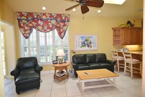 6957 SE Lakeview Ter, Stuart, FL 34996 photo 4