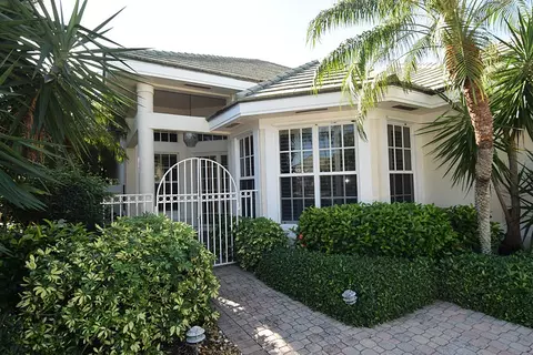 6957 SE Lakeview Ter, Stuart, FL 34996 photo 2