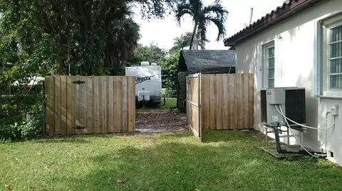 560 Forrest Dr, Miami Springs, FL 33166 photo 4