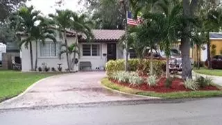 560 Forrest Dr, Miami Springs, FL 33166 photo 1