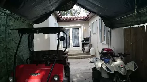 560 Forrest Dr, Miami Springs, FL 33166 photo 6