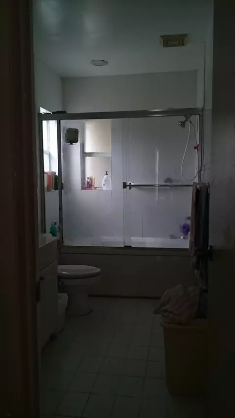 560 Forrest Dr, Miami Springs, FL 33166 photo 9