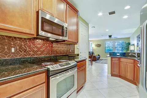 1208 Dakota Dr, Jupiter, FL 33458 photo 9