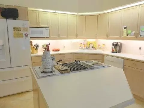 24 Sutton Dr, Boynton Beach, FL 33436 photo 13