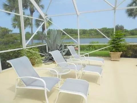 24 Sutton Dr, Boynton Beach, FL 33436 photo 6
