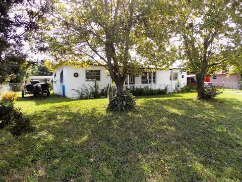 2054 SE Washington St, Stuart, FL 34997 photo 18