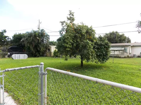 2054 SE Washington St, Stuart, FL 34997 photo 17