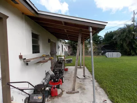 2054 SE Washington St, Stuart, FL 34997 photo 15