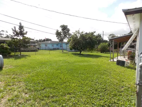 2054 SE Washington St, Stuart, FL 34997 photo 14