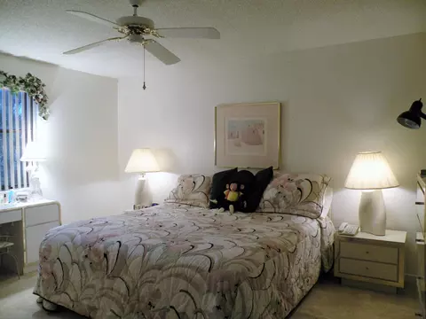 1270 SE Parkview Pl #B8, Stuart, FL 34994 photo 5