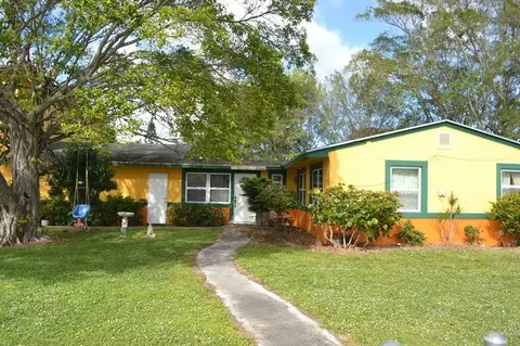 317 8th St, Jupiter, FL 33458 photo 2