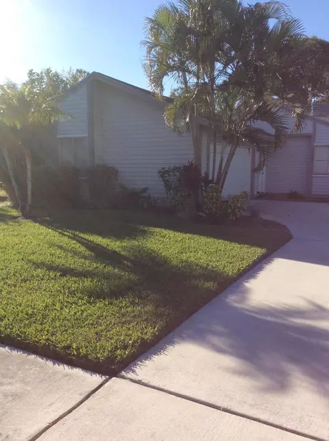 17981 Anchor Dr, Jupiter, FL 33458 photo 2