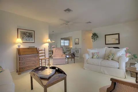 17 Windsor Rd W, Jupiter, FL 33469 photo 3