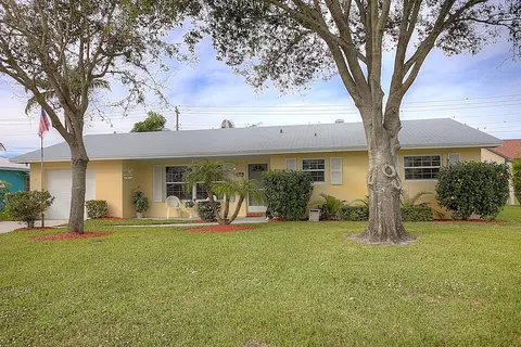 17 Windsor Rd W, Jupiter, FL 33469 photo 1