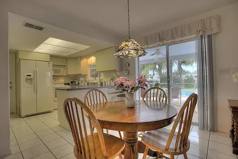 17 Windsor Rd W, Jupiter, FL 33469 photo 4