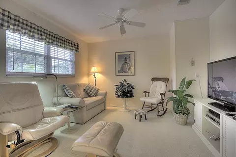 17 Windsor Rd W, Jupiter, FL 33469 photo 6