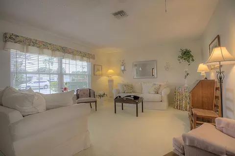 17 Windsor Rd W, Jupiter, FL 33469 photo 2