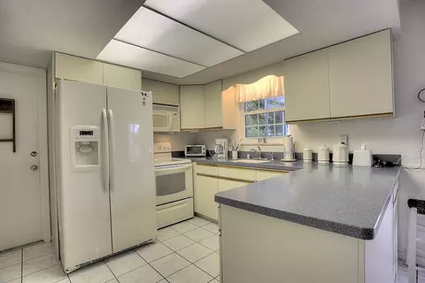 17 Windsor Rd W, Jupiter, FL 33469 photo 5
