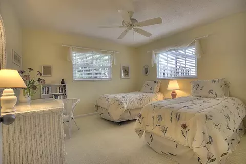 17 Windsor Rd W, Jupiter, FL 33469 photo 9