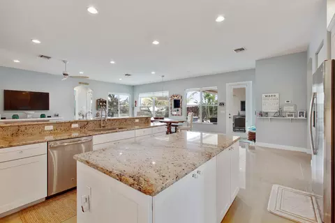 137 Casa Cir, Jupiter, FL 33458 photo 21