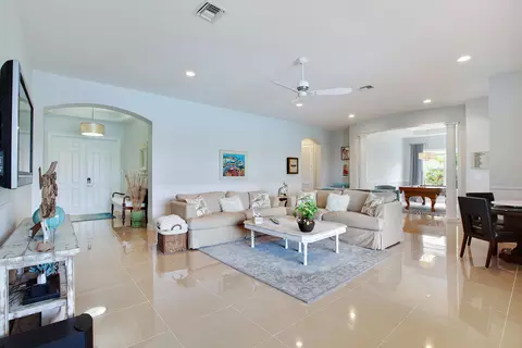 137 Casa Cir, Jupiter, FL 33458 photo 11