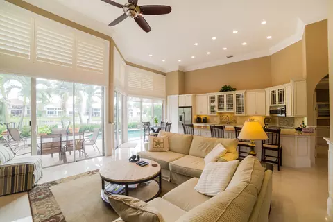 5653 E Regency Cir, Boca Raton, FL 33496 photo 6