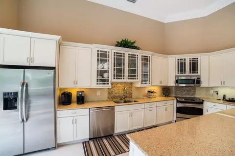 5653 E Regency Cir, Boca Raton, FL 33496 photo 13