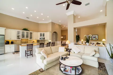 5653 E Regency Cir, Boca Raton, FL 33496 photo 4