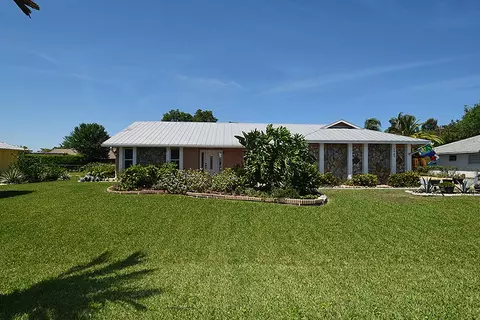 2945 SE Glasgow Dr, Stuart, FL 34997 photo 3