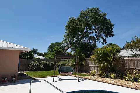 2945 SE Glasgow Dr, Stuart, FL 34997 photo 17