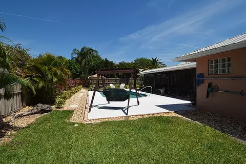 2945 SE Glasgow Dr, Stuart, FL 34997 photo 8