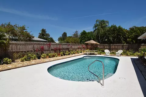 2945 SE Glasgow Dr, Stuart, FL 34997 photo 9
