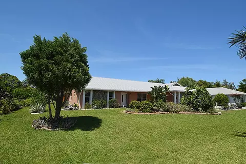 2945 SE Glasgow Dr, Stuart, FL 34997 photo 1